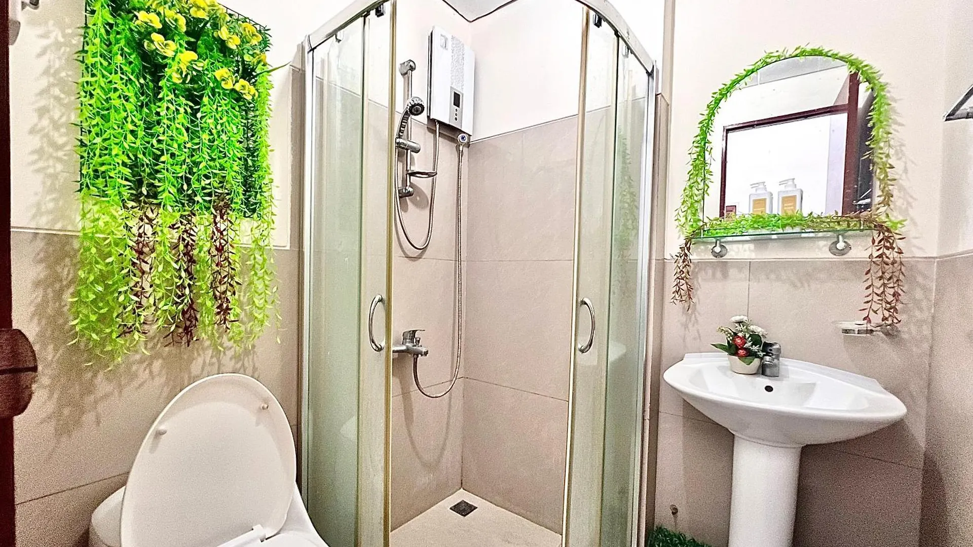 Makati Hotel Roces Tower مانيلا 0*,