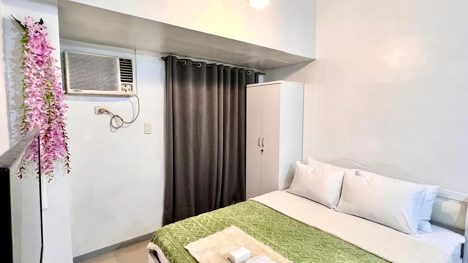 Makati Hotel Roces Tower Manila Apartment